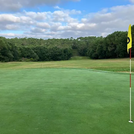 'calme Et Nature' Avec Piscine Au Golf-lac De - Couchage 2 Personnes *