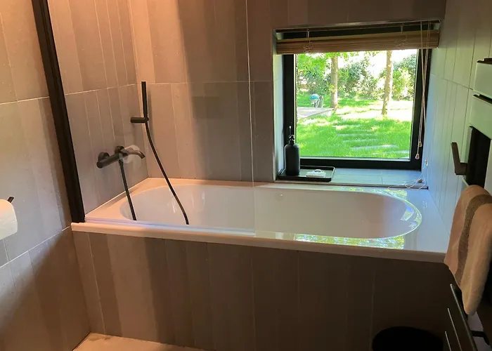 Ecolodge 'Calme et Nature' avec Piscine au Golf-Lac-Plages Océanes - Couchage 2 personnes Hébergement de vacances